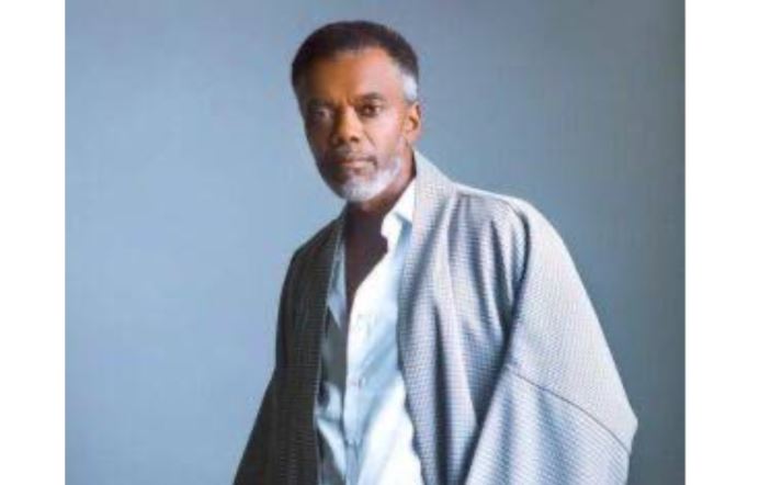 Day Wale Ojo recreated Rex Lawson’s iconic song, ‘Yellow Sisi’ on stage