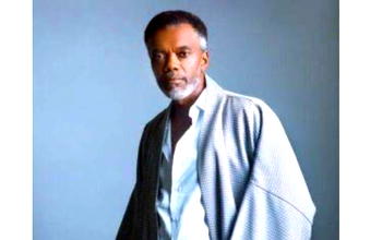 Day Wale Ojo recreated Rex Lawson’s iconic song, ‘Yellow Sisi’ on stage