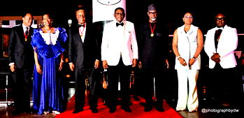 Yuletide: Gov Otu honours predecessors, lights up Christmas tree