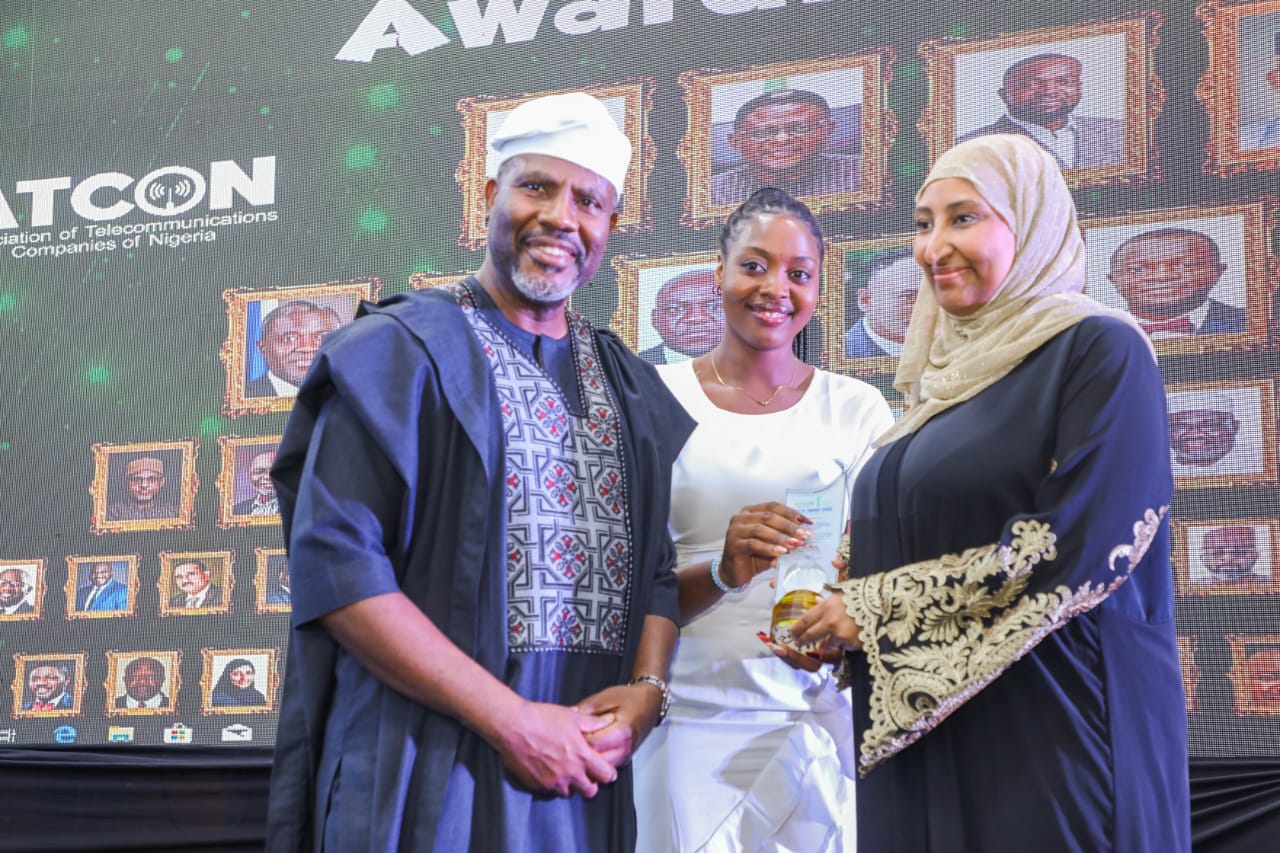 L-R: Tony Emoekpere, President Aisha Abdulaziz Association of Telecommunications Operators of Nigeria (ATCON), Sarah Maxwell an official at ATCON Award Ceremony and Aisha Abdulaziz, Chief Executive Officer, Legend Internet PLC, during the presentation of 2025 Digital Luminary Award to Abdulaziz in Abuja recently