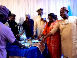 Gov Otu, Ex-APC chair disagree over federal appointments for Cross River indigenes