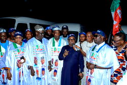 Enugu Commissioner donates fleet of buses, ₦50m to APC in major boost for party operations