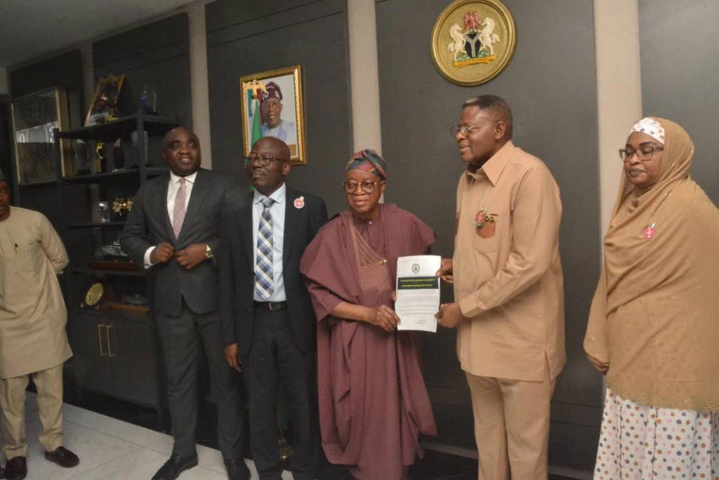 L-R: The Director-General of the Infrastructure Concession Regulatory Commission (ICRC), Dr. Jobson Osedion Ewalefoh, Permanent Secretary, Federal Ministry of Marine and Blue Economy (FMM&BE) Mr. Oloruntola Olufemi, Minister of Federal Ministry of Marine and Blue Economy, Adegboyega Oyetola, Governor Bassey Otu of Cross River State and the Permanent Secretary, Ministry of Marine and Blue Economy