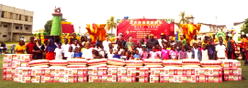 ‎Chinese community fetes 2,000 children at Christmas, award scholarships