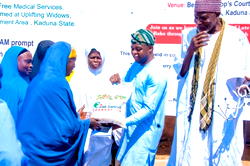 Caleb Danladi Foundation holds medical outreach, distributes rice