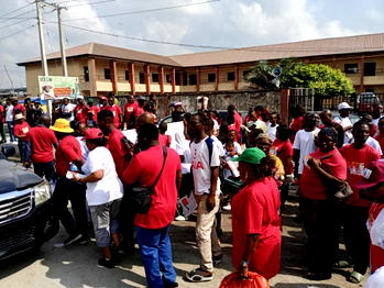 Fire Outbreak: Red Cross, Lagos Island local govt, take awareness to marketplaces