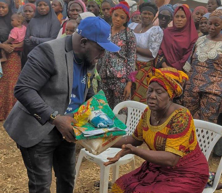 Firm supports 5,000 women with food items in Abuja