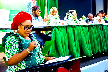 Oluremi Tinubu disburses funds to 250 elderly in Edo