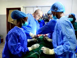 U.S. surgeon leads lifesaving mission at Okparavero Memorial Hospital
