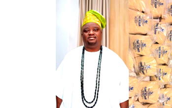 Femi Alake Foundation spreads Christmas cheer to over 1,000 households in Oyo State