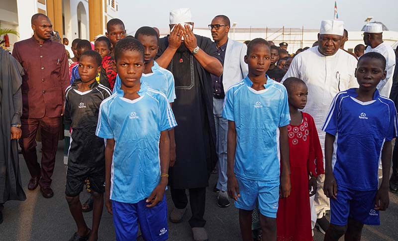 Abducted Niger Catholic school pupils, staff reunited with families – Official