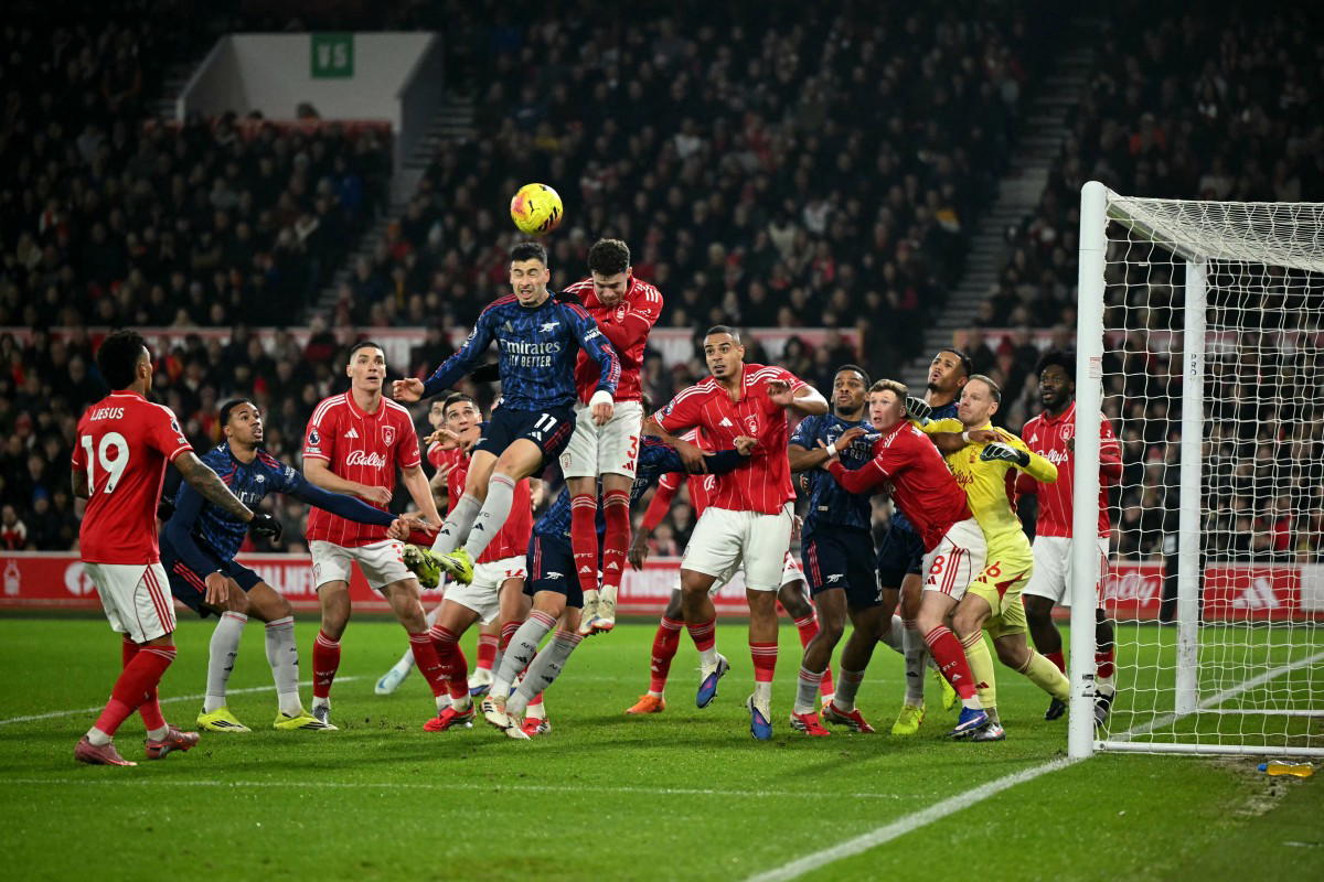 Arsenal extend Premier League lead despite goalless draw at Forest