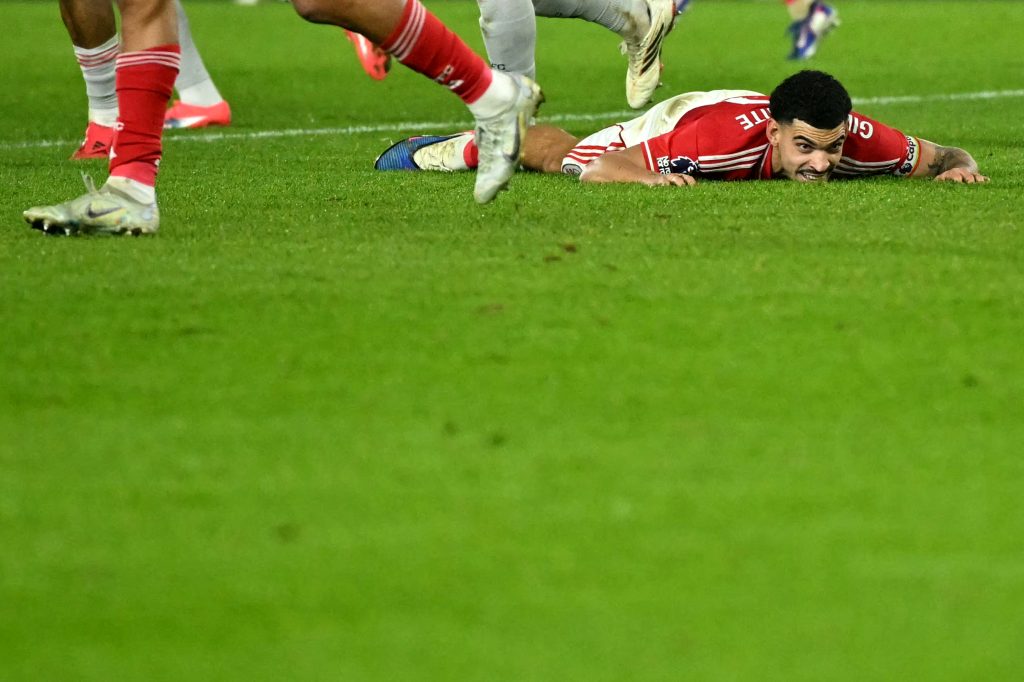 Arsenal extend Premier League lead despite drawing blank at Forest