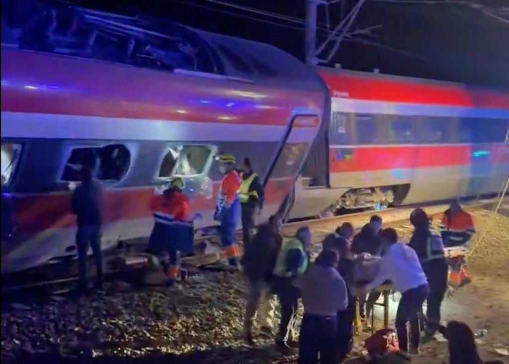 High-speed train collision in Spain kills 39, injures dozens