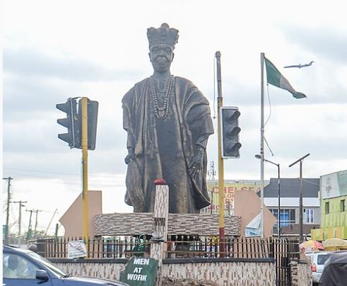 Voices in Market: Daily lives of Agege traders