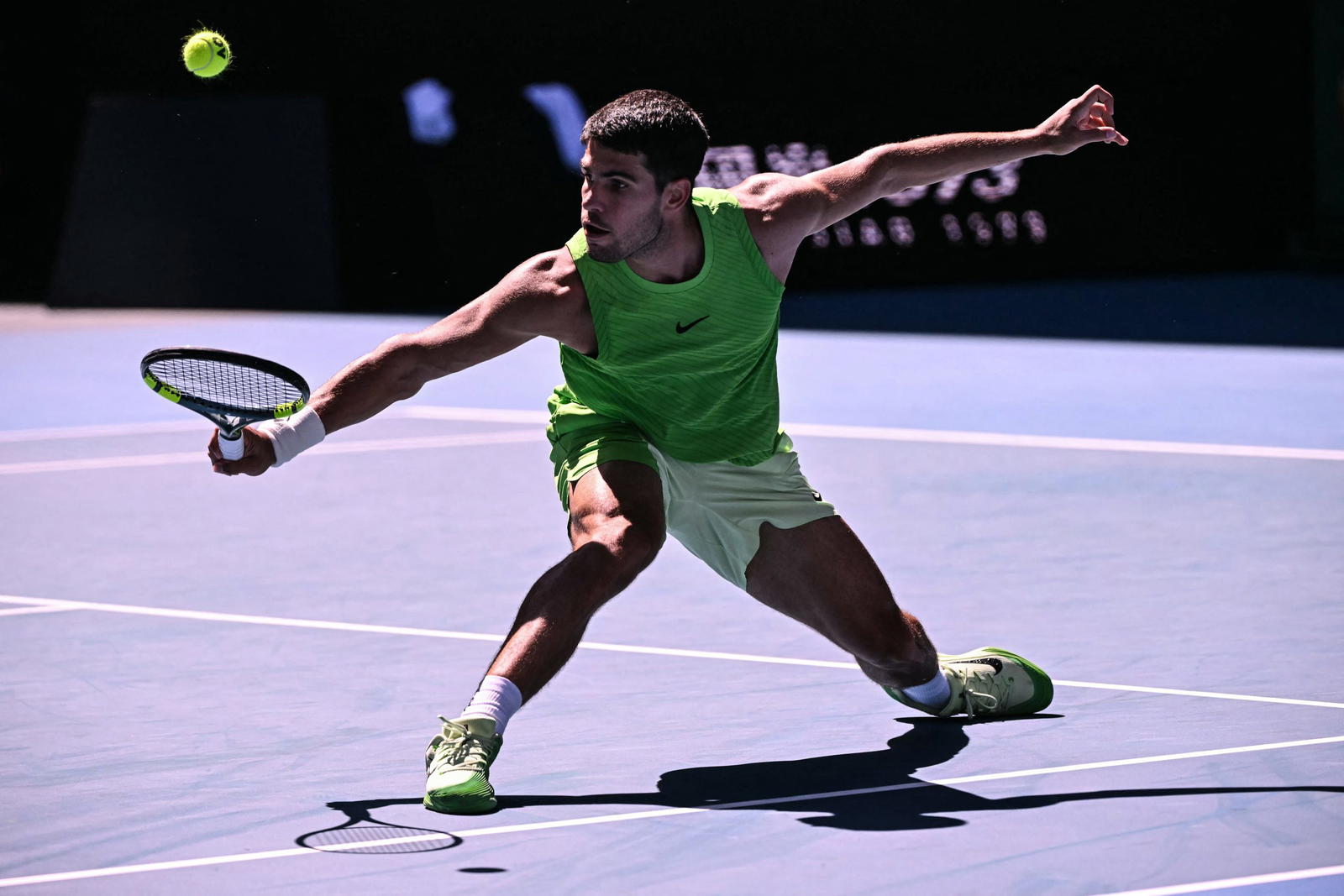 Alcaraz spearheads big names into Australian Open third round