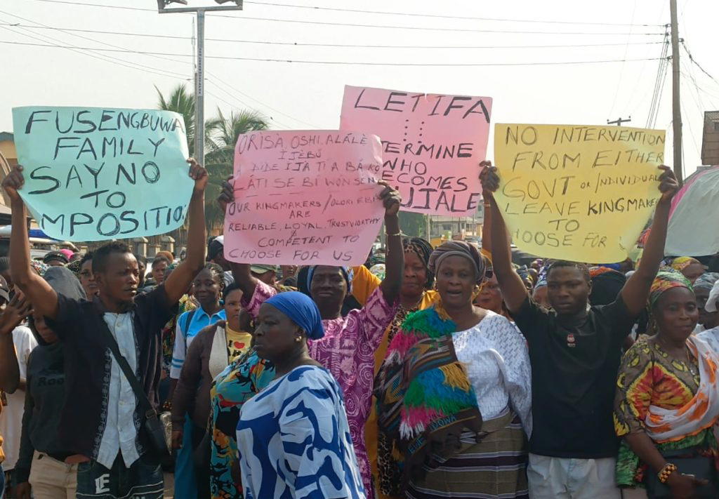 Fusengbuwa ruling House protest