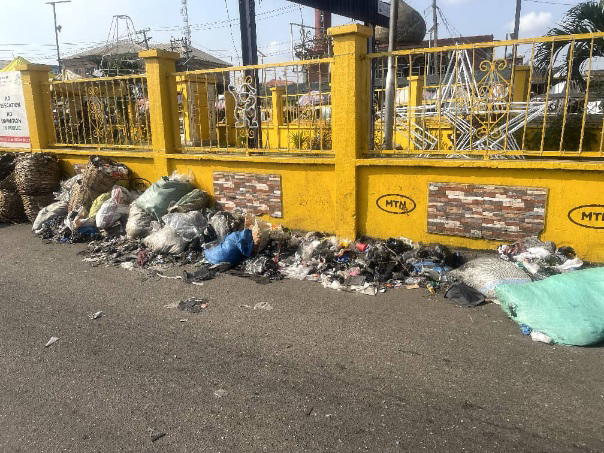 Lagos: Residents, traders lament as refuse swamp Ajegunle Market