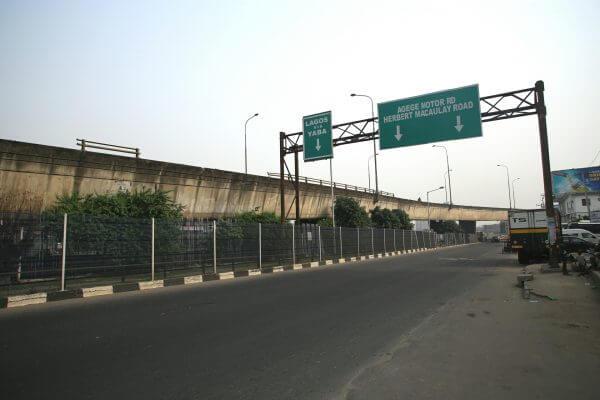 LASG diverts traffic at night for truck barriers installation