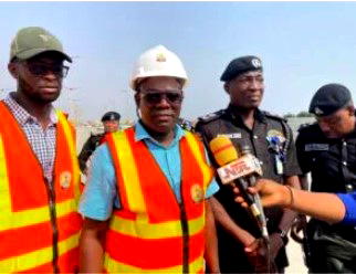 Police nab traffic offenders on Lagos-Calabar coastal highway