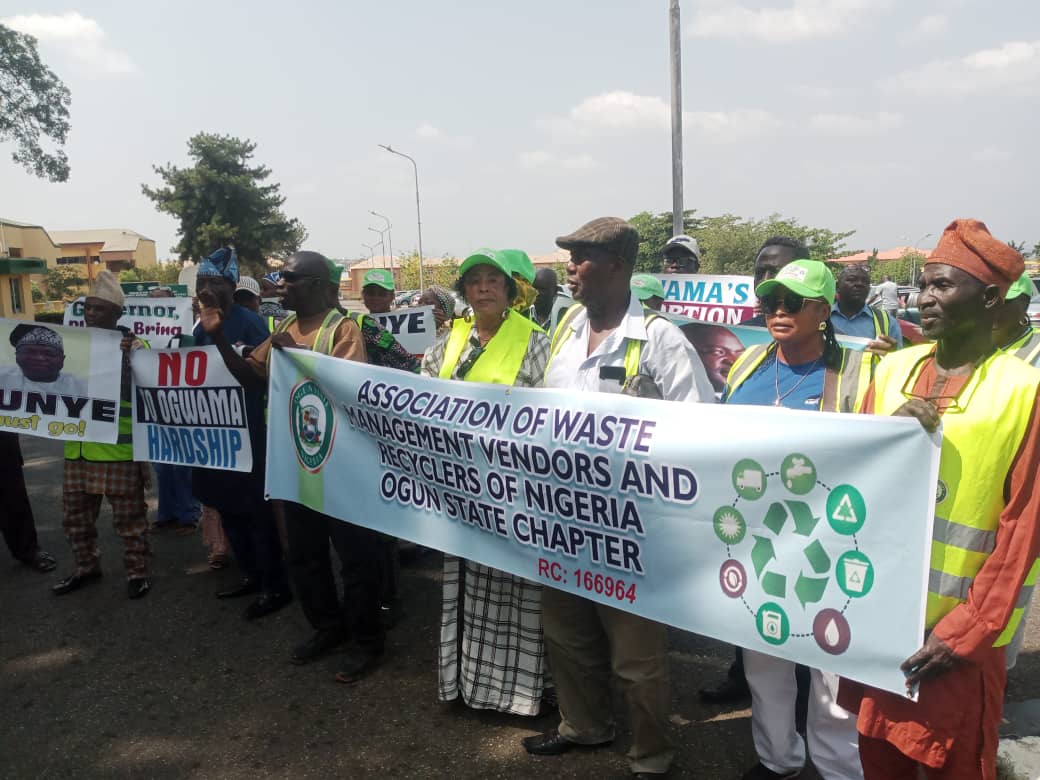 Ogun waste vendors protest alleged extortion, demand removal of OGWAMA boss