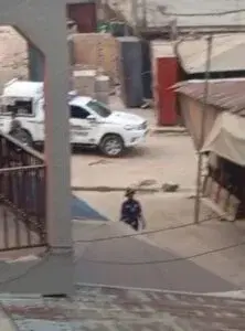 Sit-at-home: Security operatives cordon off Onitsha Market as traders gather