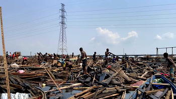 [Photos] Makoko Demolition: Tear gas leaves two children, one adult struggling for life