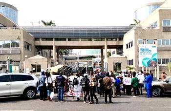 Delayed payments threaten jobs and economic growth, contractors warn