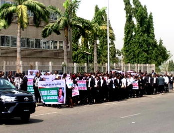 Lawyers storm Finance Ministry over ₦4trn debt