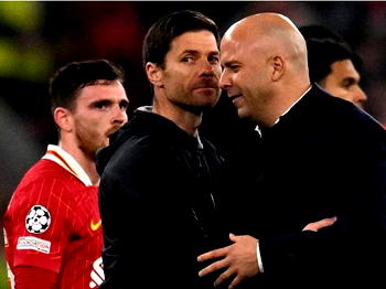 Liverpool contact Xabi Alonso