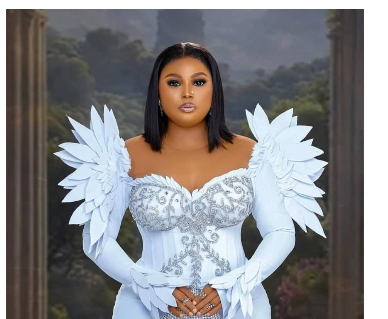 Zainab Bakare slams critics over reaction at Allwell Ademola’s service of songs