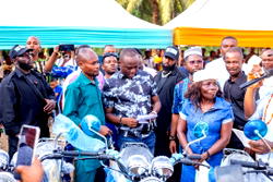 I’ve no political ambition, Asuquo declares as he empowers 500