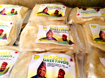 New Year: Abimboye shares food items across Ayedaade’s 11 wards, urges support for Adeleke