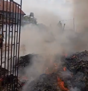 Fire guts recycling site in Lagos