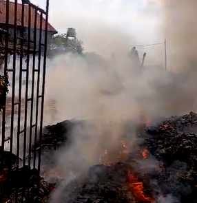 Fire guts recycling site in Lagos