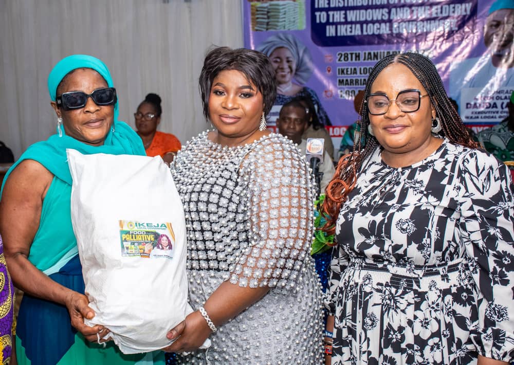 Palliatives: Ikeja council distributes food items to widows, elderly