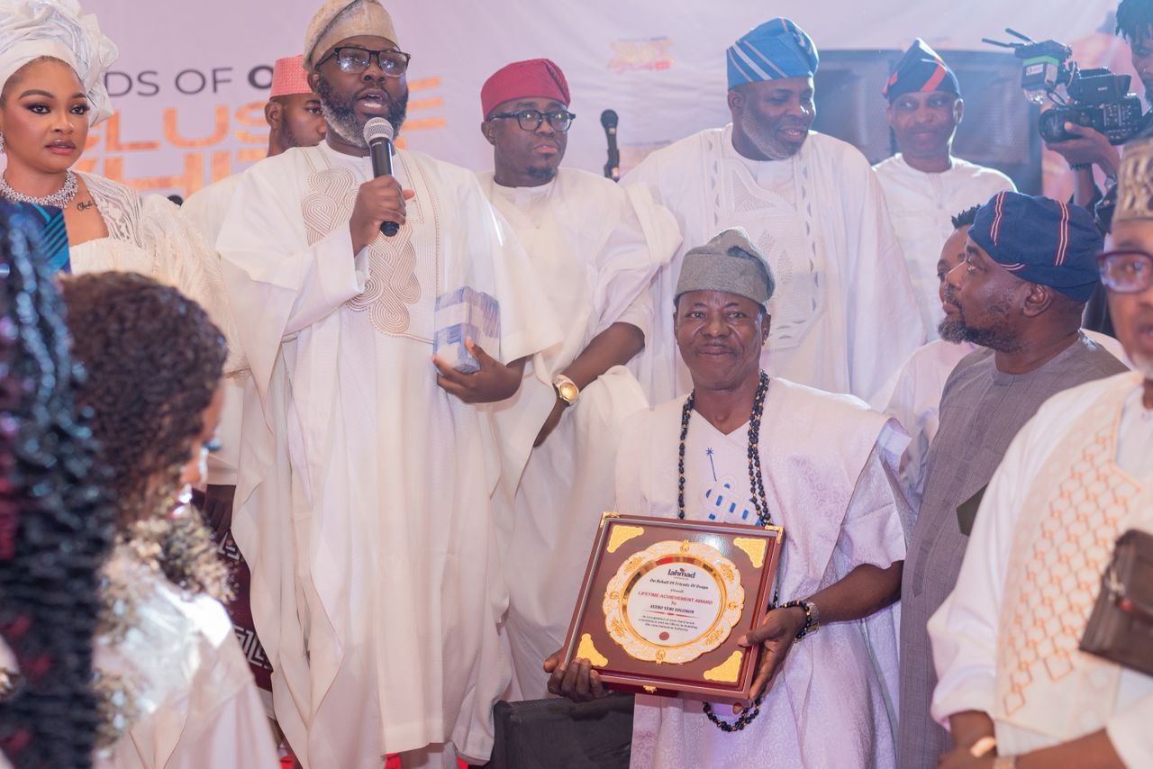 Friends of Saheed Osupa honor Nollywood legends with over N20m