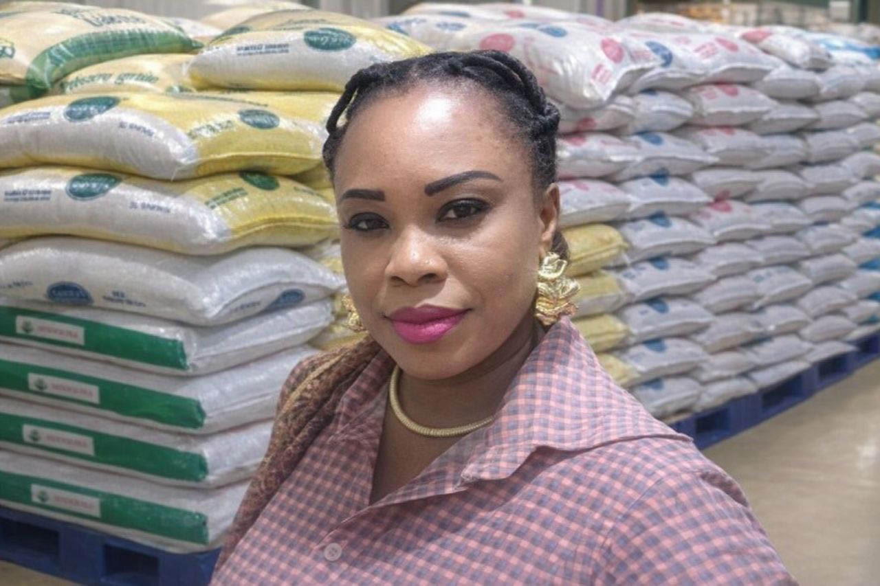 Fetuge distributes rice to APC structures in Ijebu Constituency