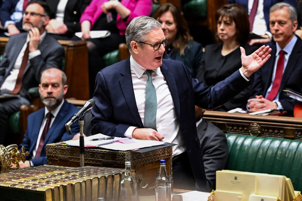 UK PM demands Man Utd co-owner Ratcliffe apologise for immigration comments