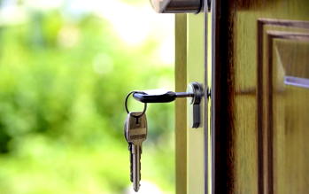 Crushing economy: Landlords devise group renting methods to make more money