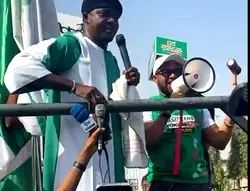 Video: Protesters return to National Assembly, demand mandatory real-time transmission of results