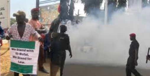 Pregnant women, children choke as EFCC fires teargas at protesters near FMC