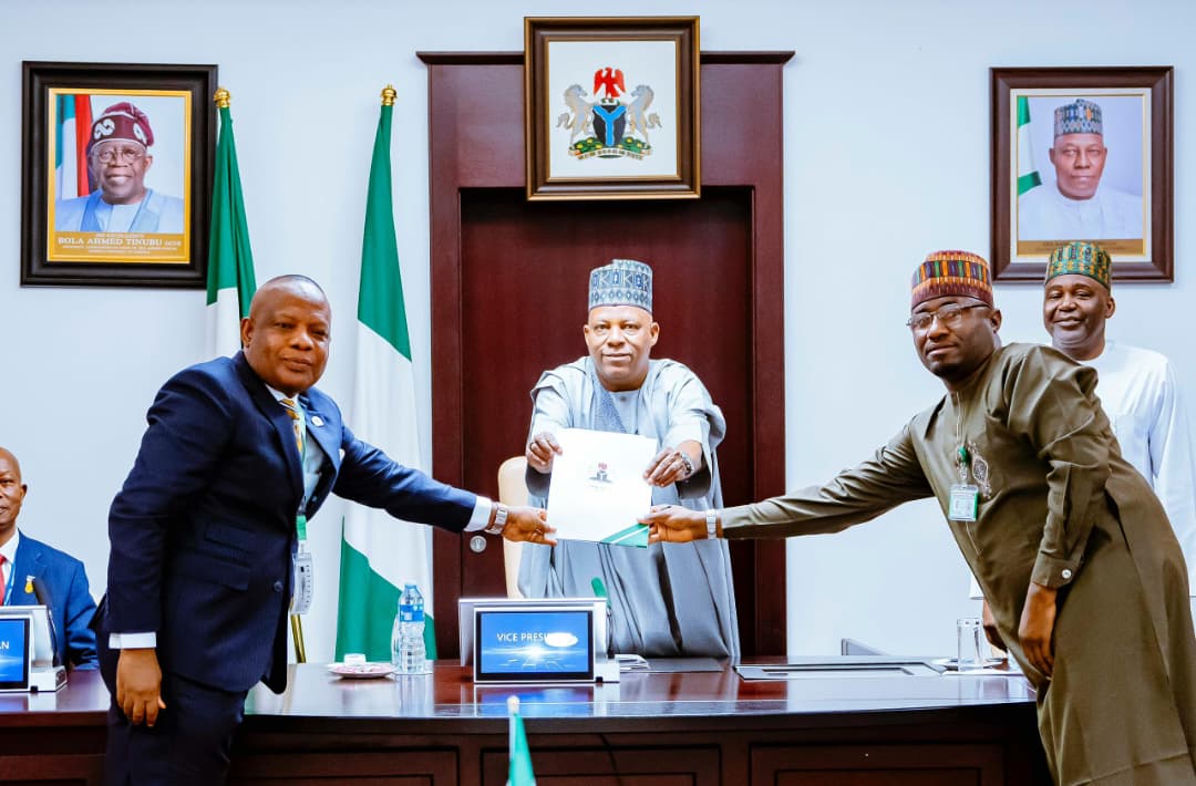 L-R: 13th President of Chartered Institute of Stockbrokers (CIS), Oluropo Dada, Vice President of Nigeria, Senator Kashim Shettima and Technical Adviser to President on Economic and Financial Inclusion, Dr Nurudeen Zauro when Dada presented MoU of CIS to Vice President Shettima in Abuja during the forum in Abuja.