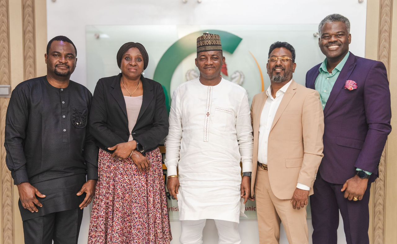 ARCON DG, Dr. Lekan Fadolapo (middle); Chief Operating Officer, EMTS, John Vasikaran (2nd right) and other members of his entourage