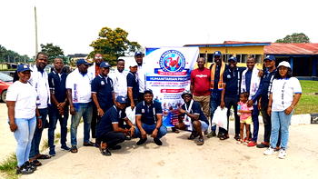Youth Group spreads Valentine love to mothers, newborns in Delta Hospital