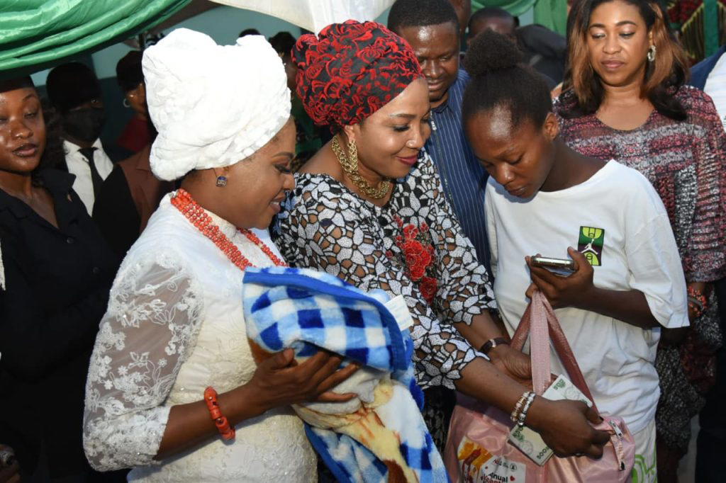 Handshake across the Niger: How Ooni’s wife spent Valentine’s day in Abia
