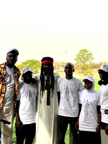 Foundation educates Nigerian students on justice, donates food packages