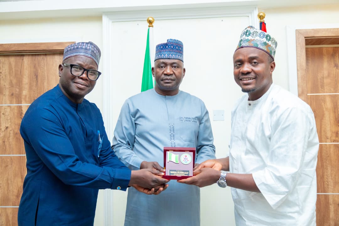 Green Lunar CEO meets Minister of Defence, pledges support for armed forces’ digitisation drive