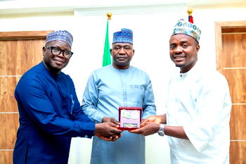 Green Lunar CEO meets Minister of Defence, pledges support for armed forces’ digitisation drive
