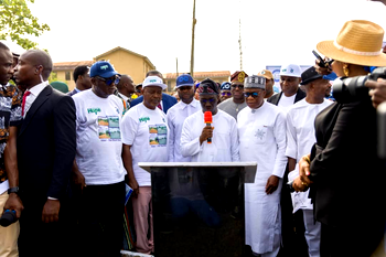 Okpebholo lauds NDDC commissions roads at Edo State Polytechnic, orders hostels renovation
